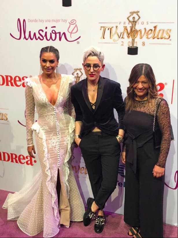 Galilea Montijo, Maca y Martha Figueroa en la alfombra roja de los Premios TVyNovelas