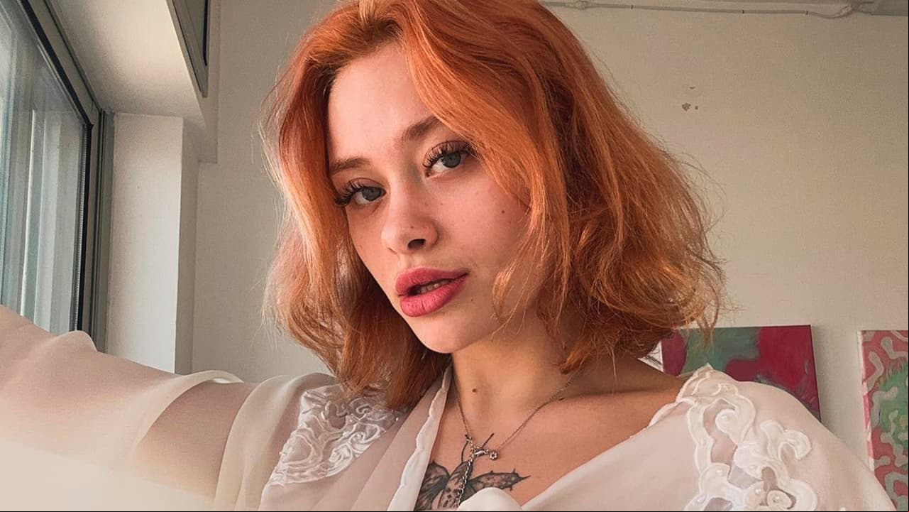 Famosa influencer es hallada con la columna, brazos y las piernas rotas, ¿qué pasó?