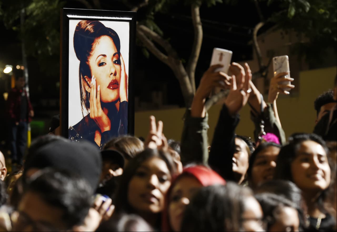 La conmovedora foto nunca antes vista del funeral de Selena
