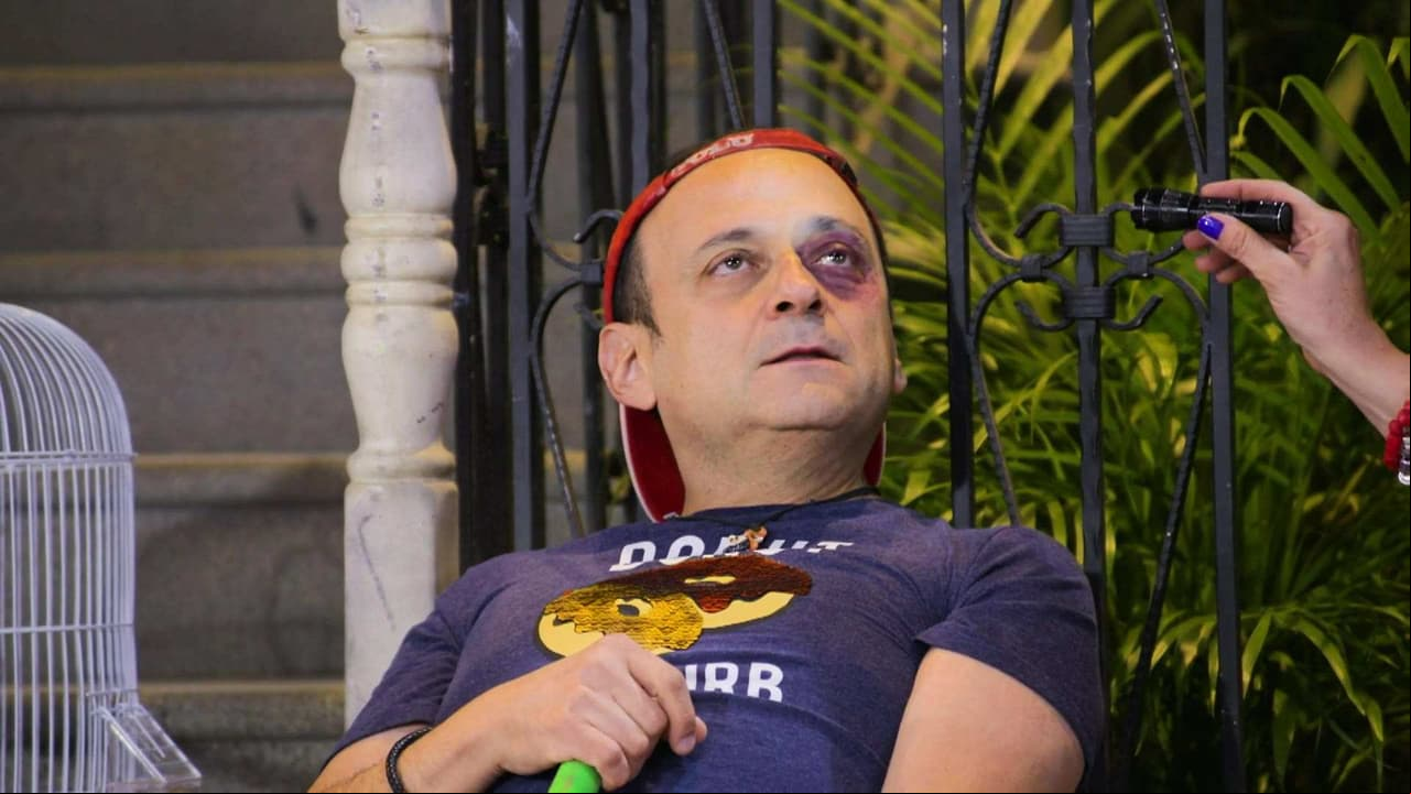 ‘Benito’ choca y ‘Germán’ se gana un ojo morado por culpa del pájaro ‘Wilfredo’