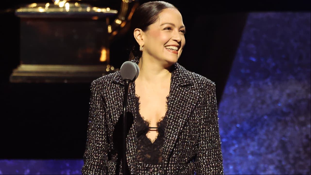 Natalia Lafourcade fue parte de la pregala de los Premios GRAMMY 2024 que se celebraron por la tarde antes de la transmisión por televisión.