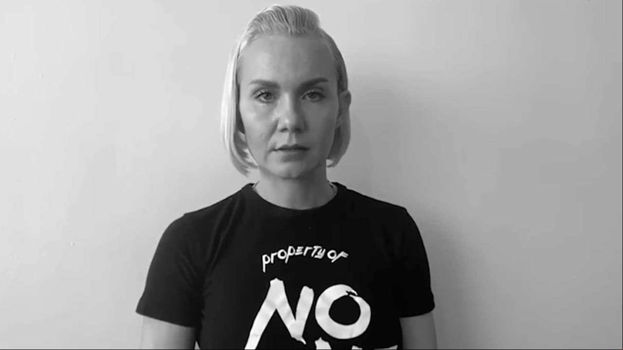 Entre lágrimas, Michelle Vieth recuerda el daño que le han hecho sus exparejas