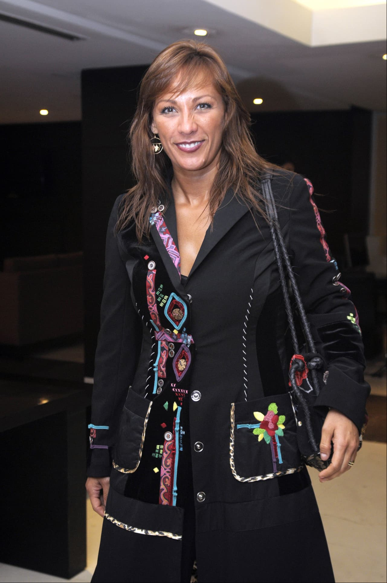 Consuelo Duval se pasa de 'golosa' y realiza sensual topless