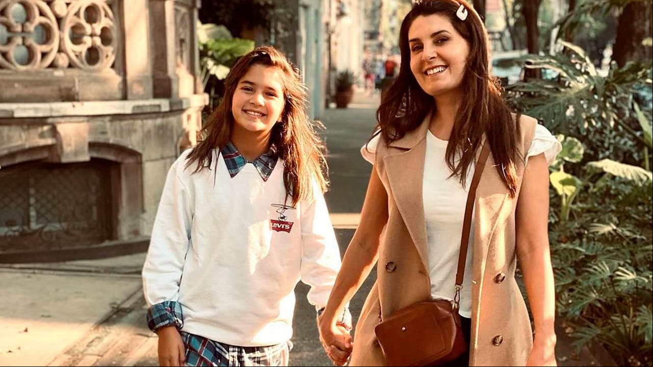 Hija de Mayrín Villanueva luce como actriz de telenovela
