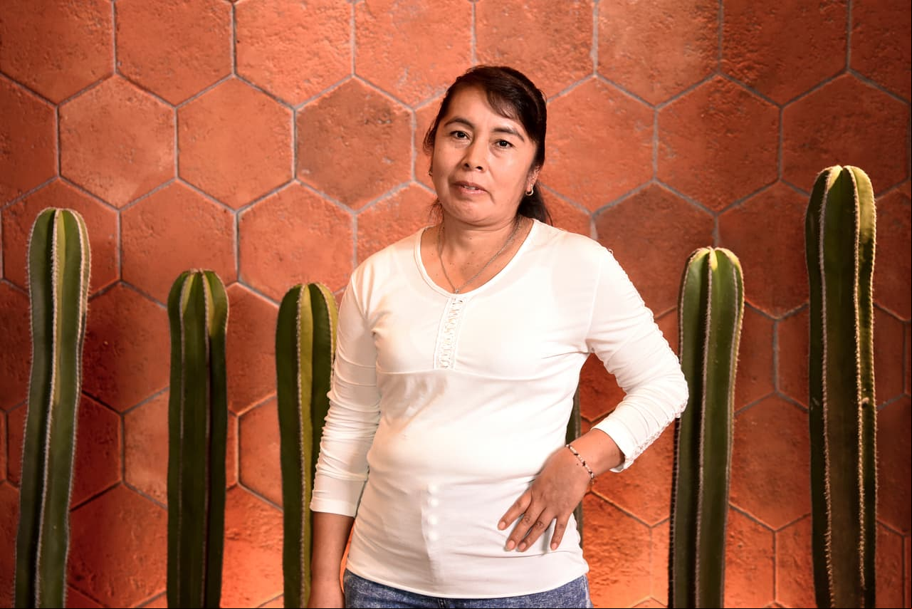 Licha ha trabajado varios años en casa de Vianey, tanto tiempo en la cocina les ha permitido formar una linda amistad.