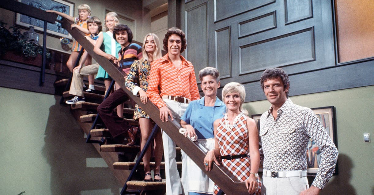 Se dice que Robert Reed salvó al elenco de ‘La tribu Brady’ tras pedir que revisaran una cámara que fue colocada para grabar una secuencia en una montaña rusa (FOTO: ABC)