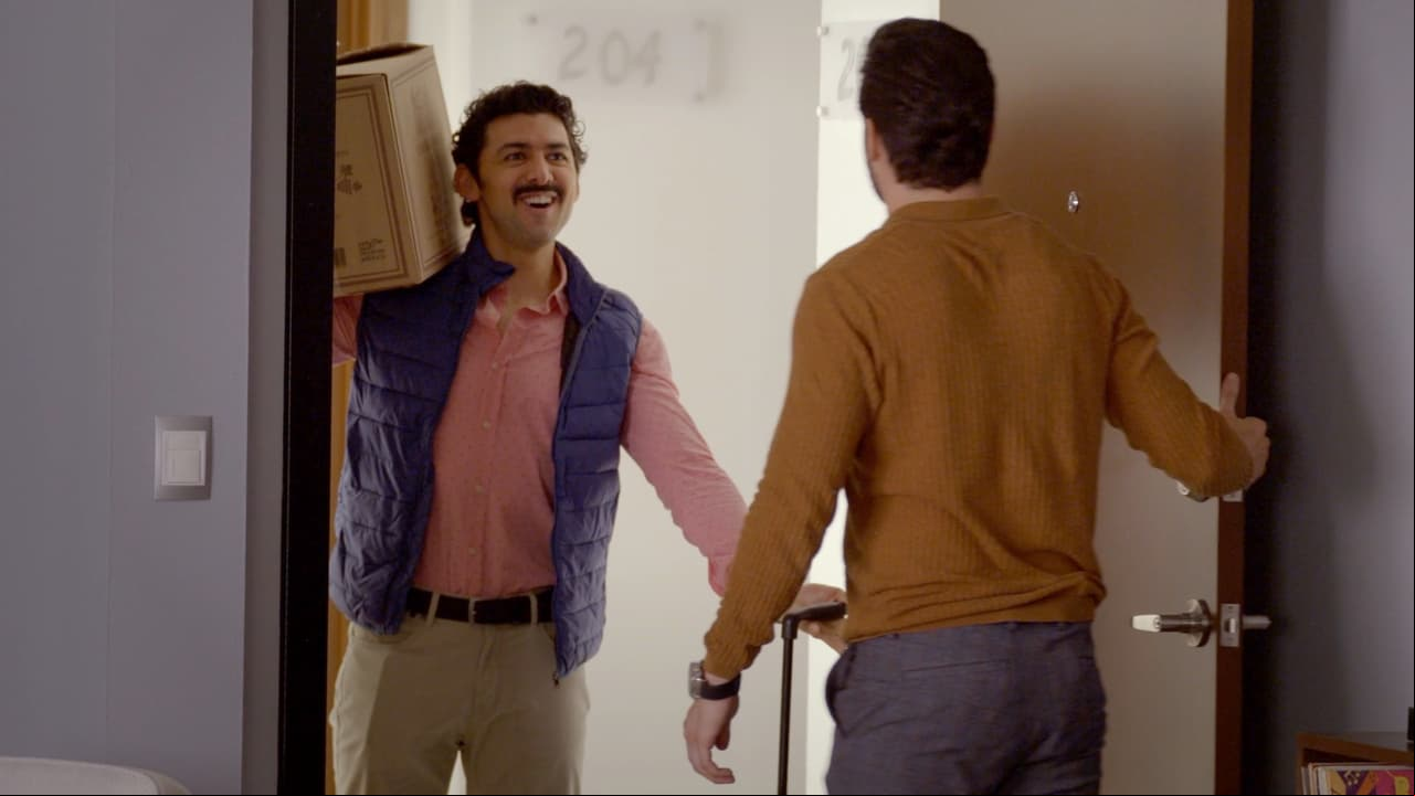 ‘Nacho’ (Miguel Martínez) es el primo de ‘Sebastián’ y quien le recuerda que en su familia no es bien vista una relación entre dos hombres.