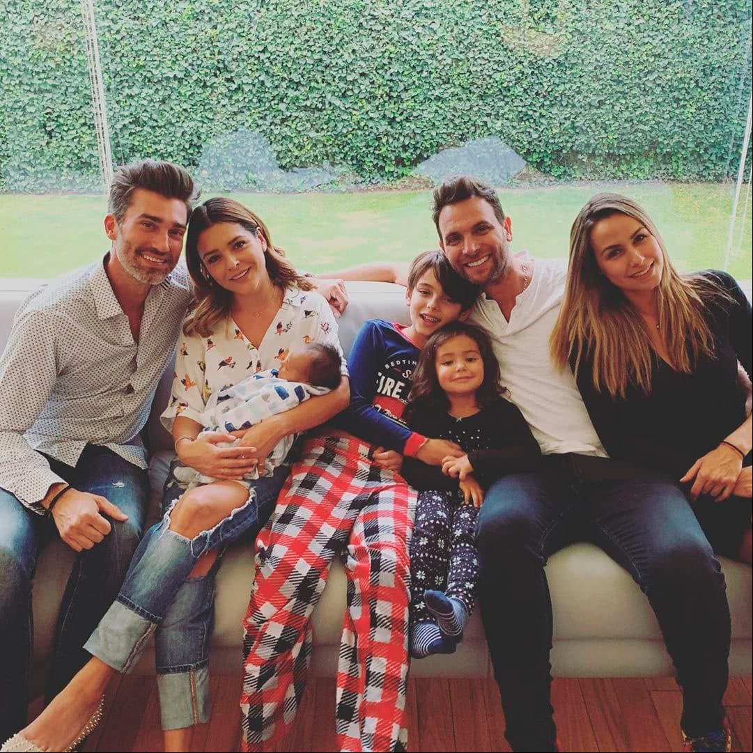 Grettell Valdez y Patricio Borghetti, quienes interpretaron a ‘Renata Lizaldi’ y ‘Enrique Madariaga’ respectivamente, son padres de Santino, fruto de una relación que terminó en 2010. El intérprete argentino formó una familia con Odalys Ramírez con la llegada de Gia, de 4 años, y Rocco, quien cumplió un año el pasado 24 de abril.