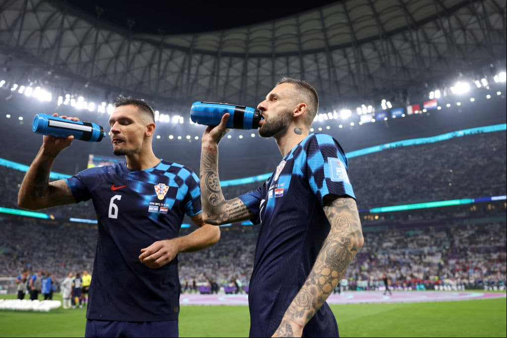 Dos futbolistas croatas celebran el bronce de Qatar 2022 con saludo fascista
