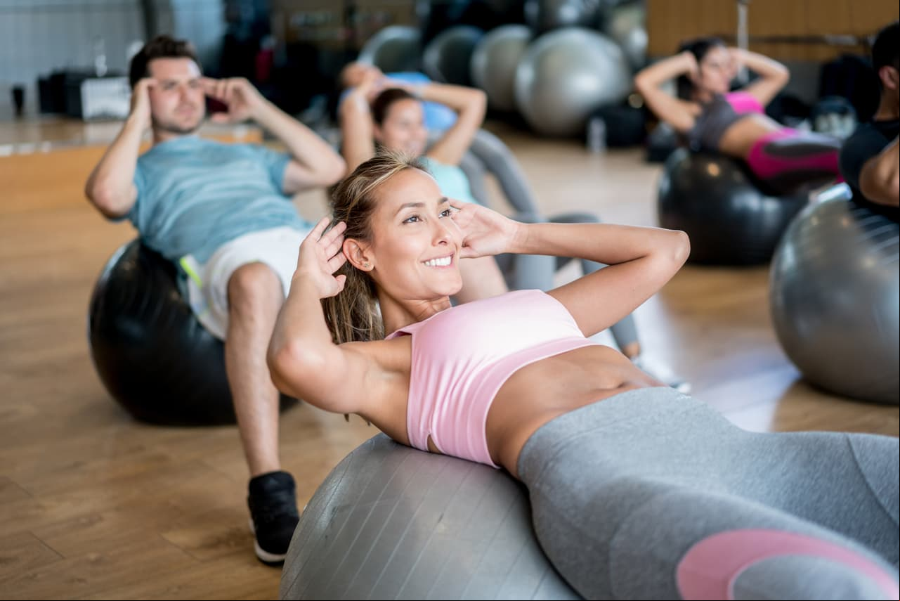 Pilates, una disciplina creada por Joseph Hubertus Pilates en el siglo XX, tiene por objetivo: