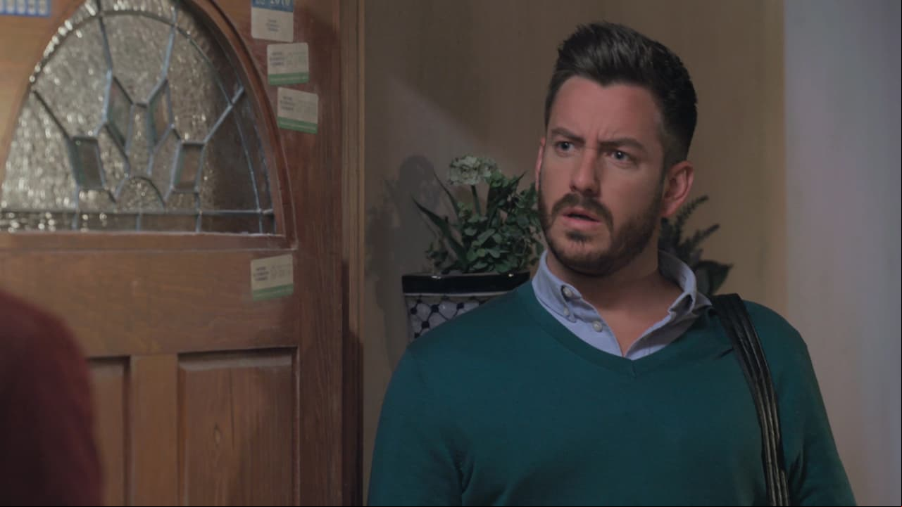 Justo en ese momento, 'Claudio' llegó a la casa para ver que el pasado de 'Valentina' estaba de regreso.