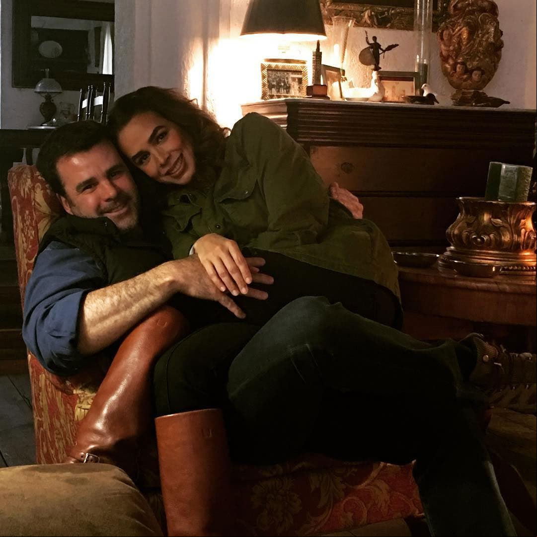 El 25 de junio de 2019, Biby Gaytán y Eduardo Capetillo cumplieron 25 años de matrimonio. Te contamos su historia de amor en las siguientes "fotografías".