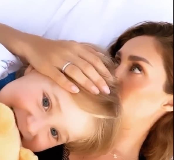 Anahí es una de las figuras del espectáculo que han sorprendido a su público con su faceta como mamá, ya que el crecimiento de Manuel y Emiliano ha sido muy encantador. Además, los fans señalan el gran parecido que tienen los pequeños con su madre.