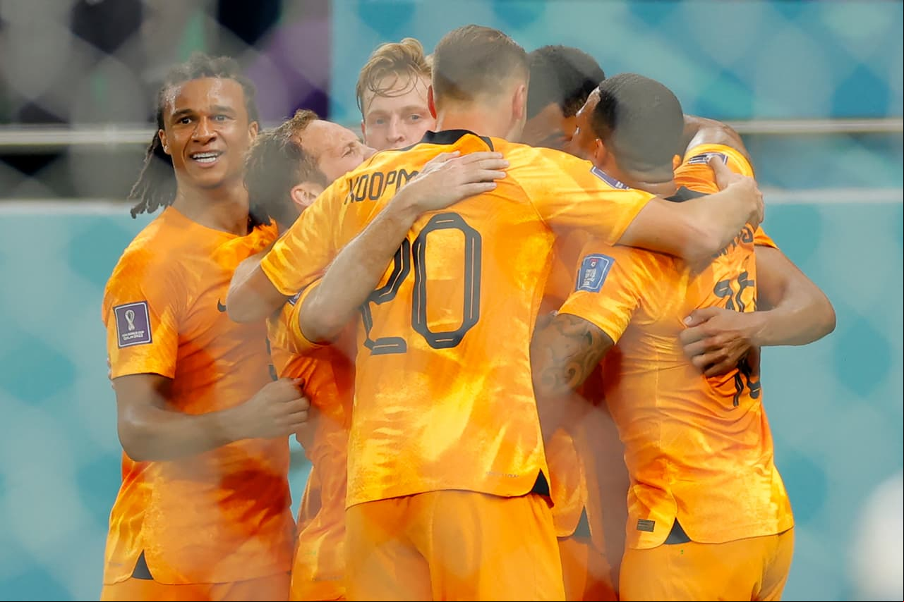 La Selección de Holanda sufrió para conseguir la victoria que se le presentó por fin en la segunda mitad gracias a los goles de Gakpo y Klaassen y así empatan con Ecuador siendo líderes en el Grupo A.