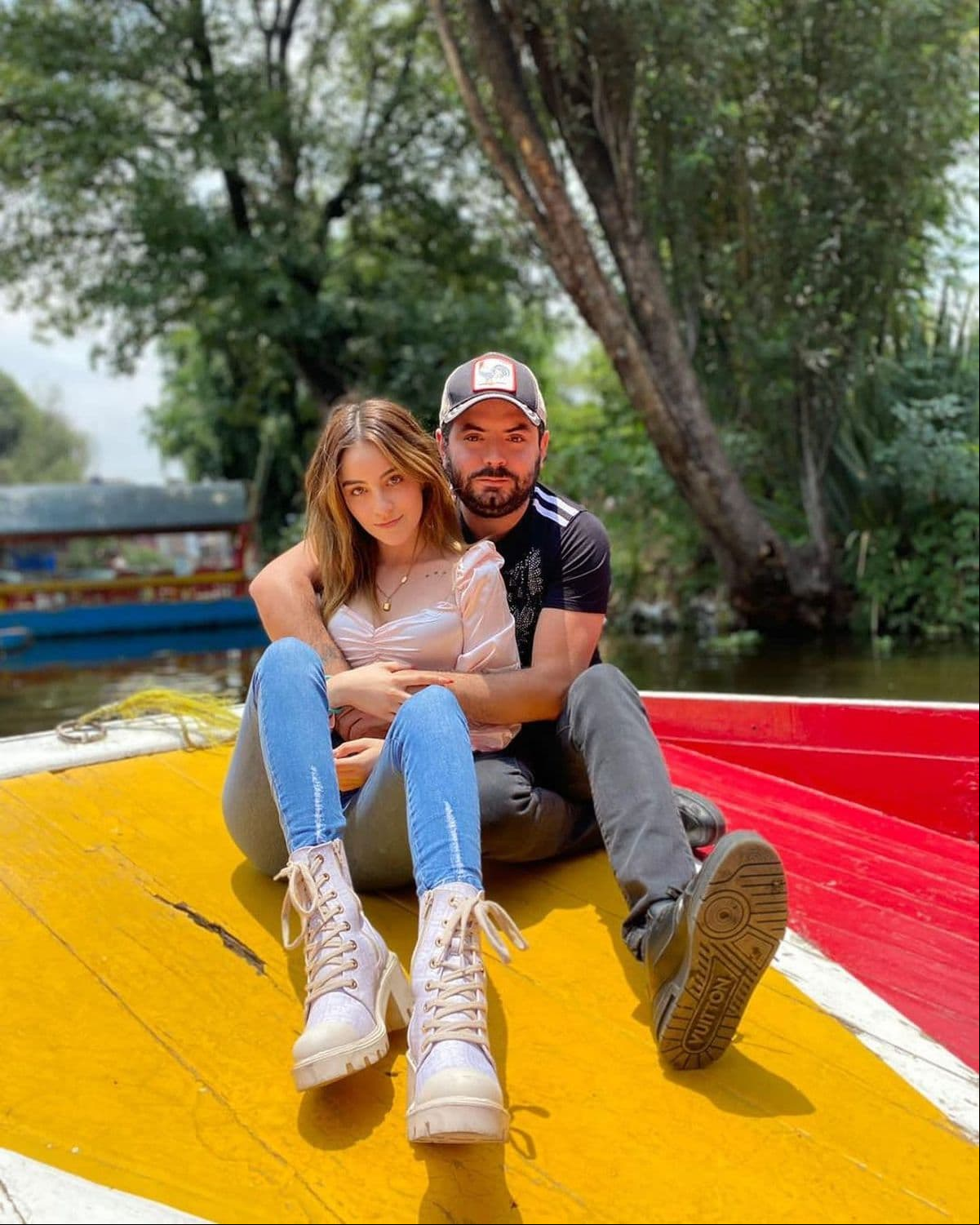 José Eduardo Derbez vive un intenso noviazgo.