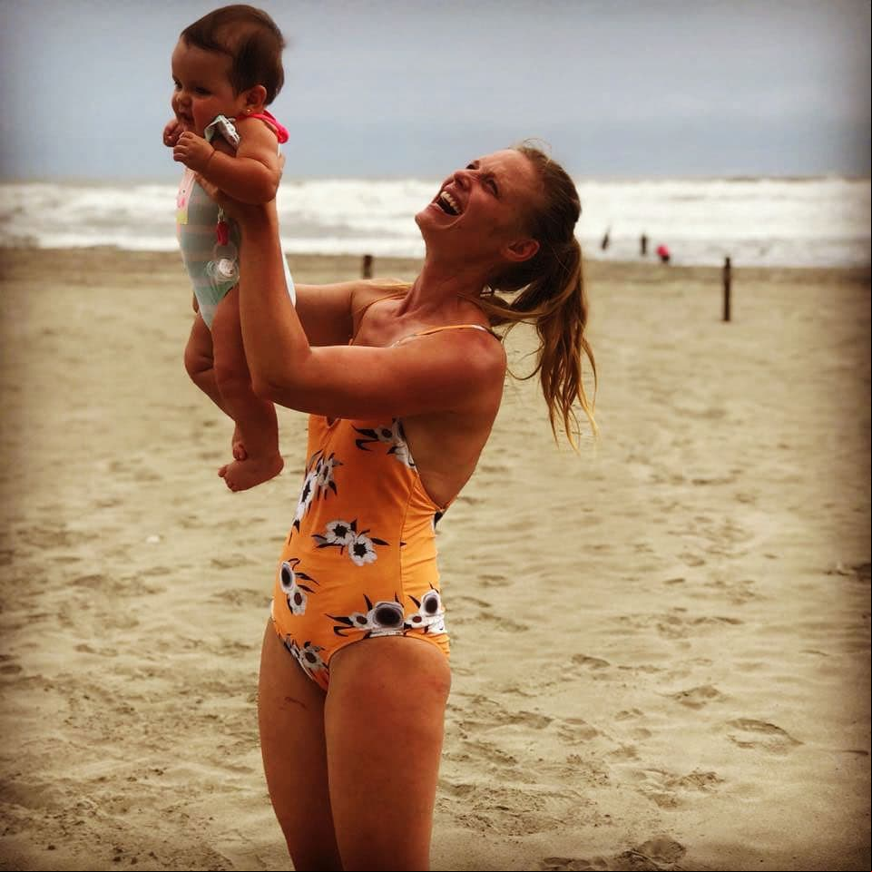 La actriz tenía la idea de que sería muy complicado regresar al trabajo luego de convertirse en madre, pero tras organizarse pudo combinar la maternidad con su profesión.
