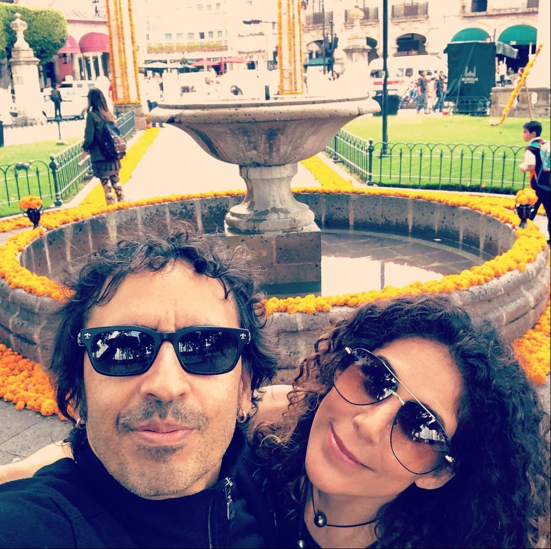 Paralelo a su trabajo en Telehit, Memo del Bosque también produjo proyectos como ‘Al fin de semana’, programa musical conducido por Jorque ‘Coque’ Muñiz, Mónica Noguera y Vica Andrade, con quien formó una familia años más tarde.