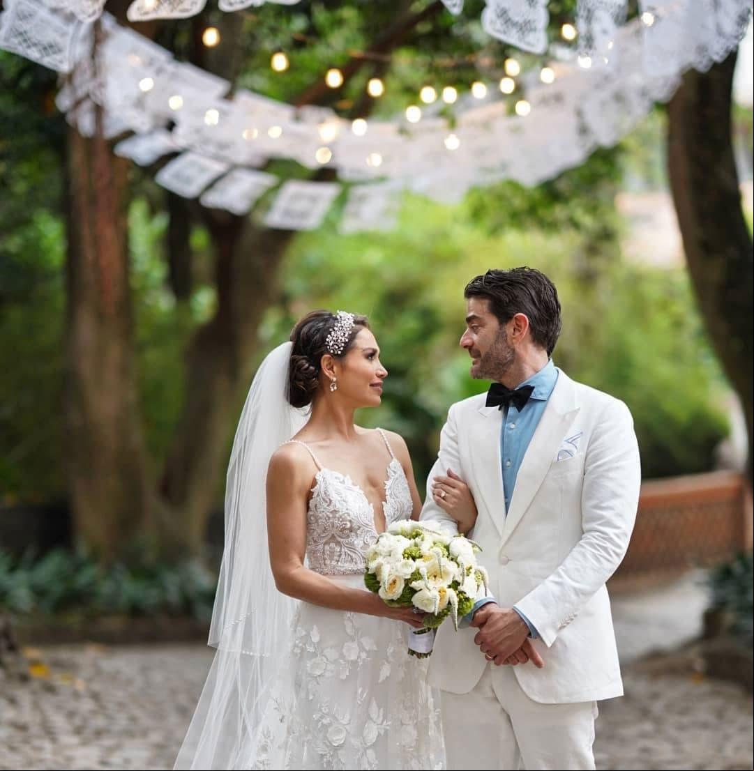 El sábado 18 de mayo, la actriz y cantante Bianca Marroquín cumplió otro más de sus sueños: unir su vida en matrimonio con Joseph Schottland.