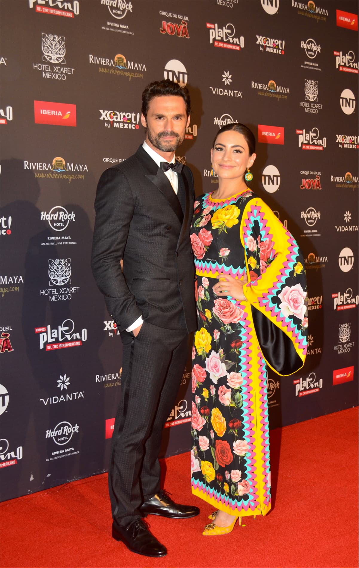 En 2015, Ana Brenda le dio otra oportunidad al amor con el actor español Iván Sánchez, a quien conoció cuando trabajaron juntos en la telenovela ‘Lo imperdonable’, pero fueron criticados porque acusaban a la mexicana de haber interferido en la relación entre Iván y su esposa, Elia Galera, información que desmintió Iván al decir que estaban separados desde hace varios meses.