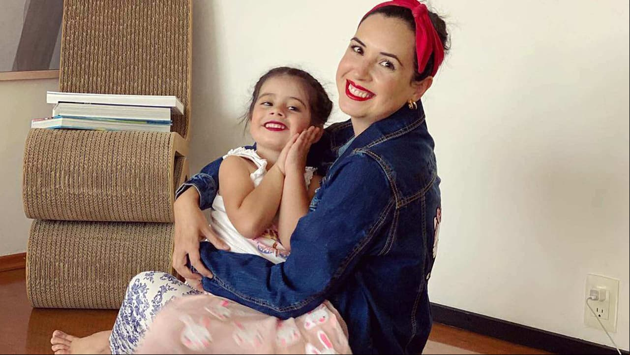 Hija de Fátima Torre impacta como modelo y la actriz afirma: ‘Camina mejor en tacones que yo’