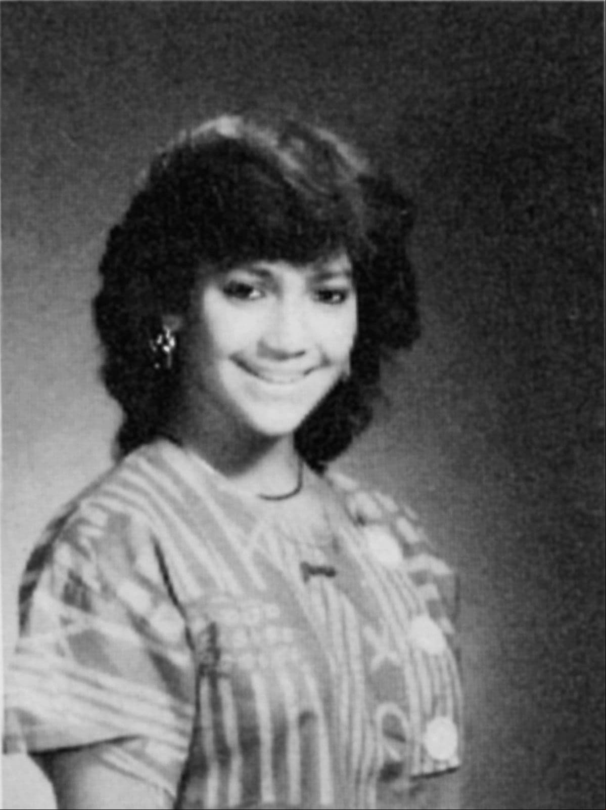 JLo nació en Bronx, Nueva York, el 24 de julio de 1969, quien comenzó a bailar y cantar a los cinco años.