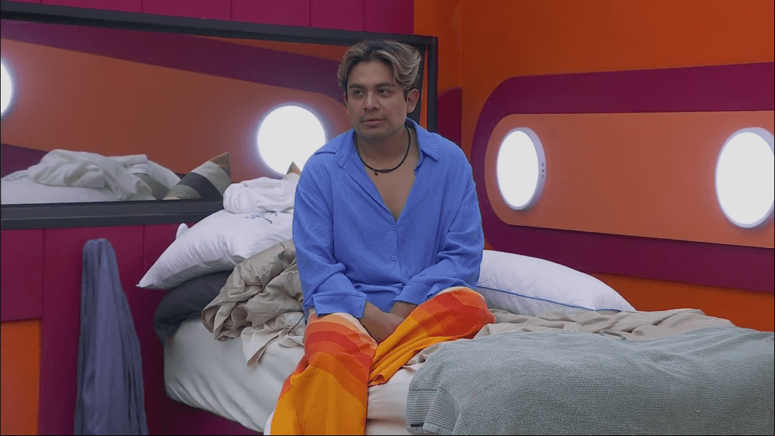 Ricardo Peralta en el cuarto Tierra