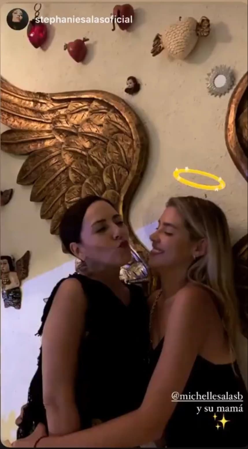 Asimismo, la nieta mayor de la actriz y primogénita de su hija, Michelle Salas, también se unió al festejo.