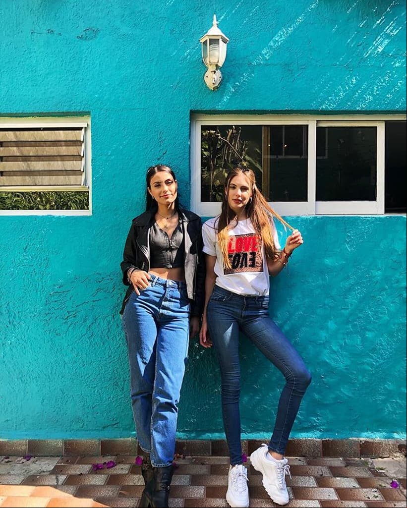 El 5 de noviembre de 2018 se estrenó ‘Amar a muerte’, telenovela en la que Bárbara López y Macarena Achaga encarnaron a ‘Juliana’ y ‘Valentina’, respectivamente, dos mujeres que, con el paso de la historia, se dan cuenta que están enamoradas y están dispuestas a hacer cualquier cosa por estar juntas y cumplir con sus metas profesionales.