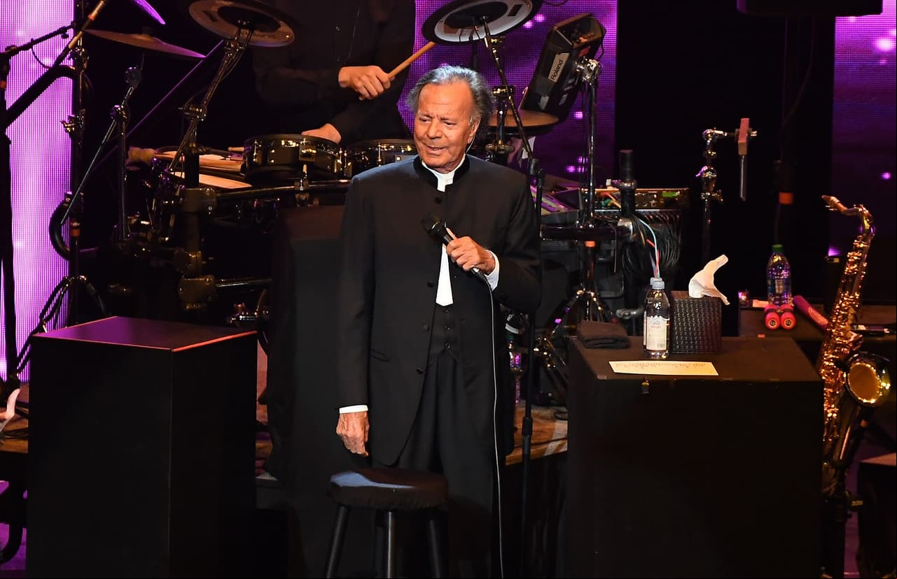 Julio Iglesias comparte emotivo mensaje tras la muerte de su suegra Paula Bakker