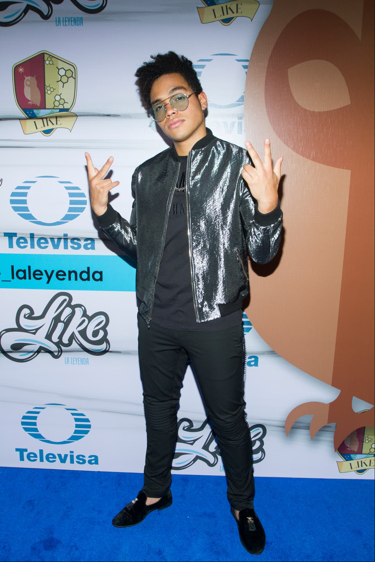 Víctor Varona, quien dará vida a 'Silverio', deslumbró con su estilo en la alfombra azul