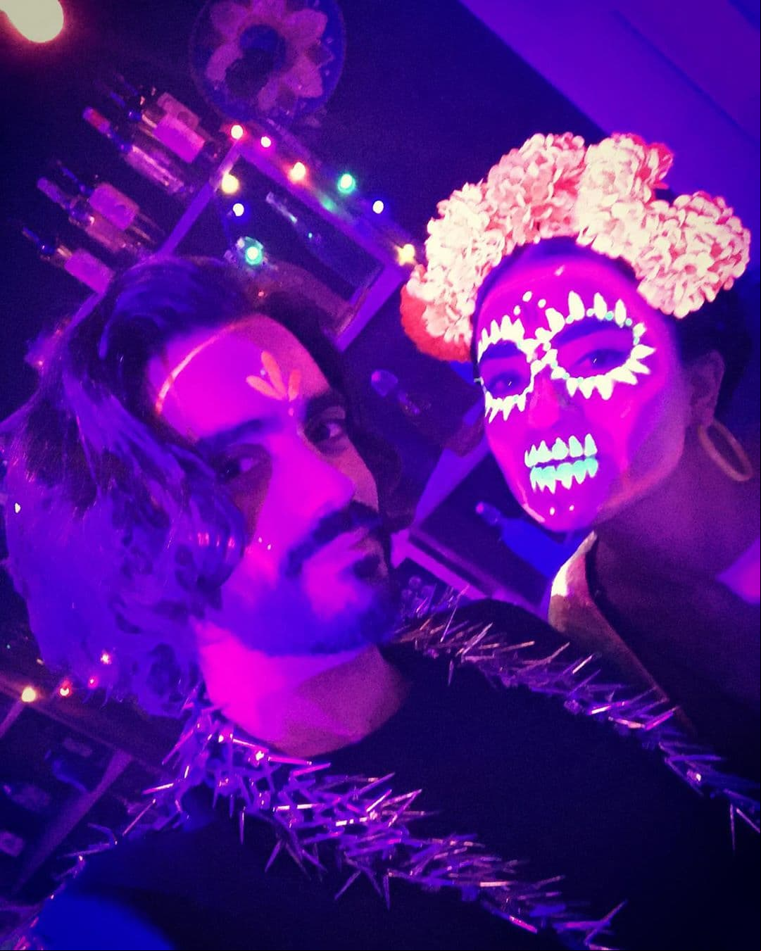En septiembre fue el protagonista del clip ‘Pa’ olvidarme de ella’, canción de Piso 21 y Christian Nodal que alcanzó más de 3 millones de visualizaciones el día de su lanzamiento.