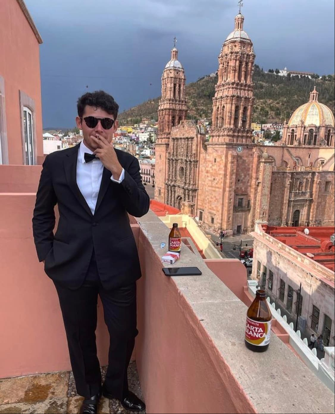 En cuanto a qué se dedica, Alberto no lo indica en sus redes sociales; sin embargo, en su cuenta oficial de Instagram sí se puede observar que el joven es fanático de la música, la fotografía y los viajes.