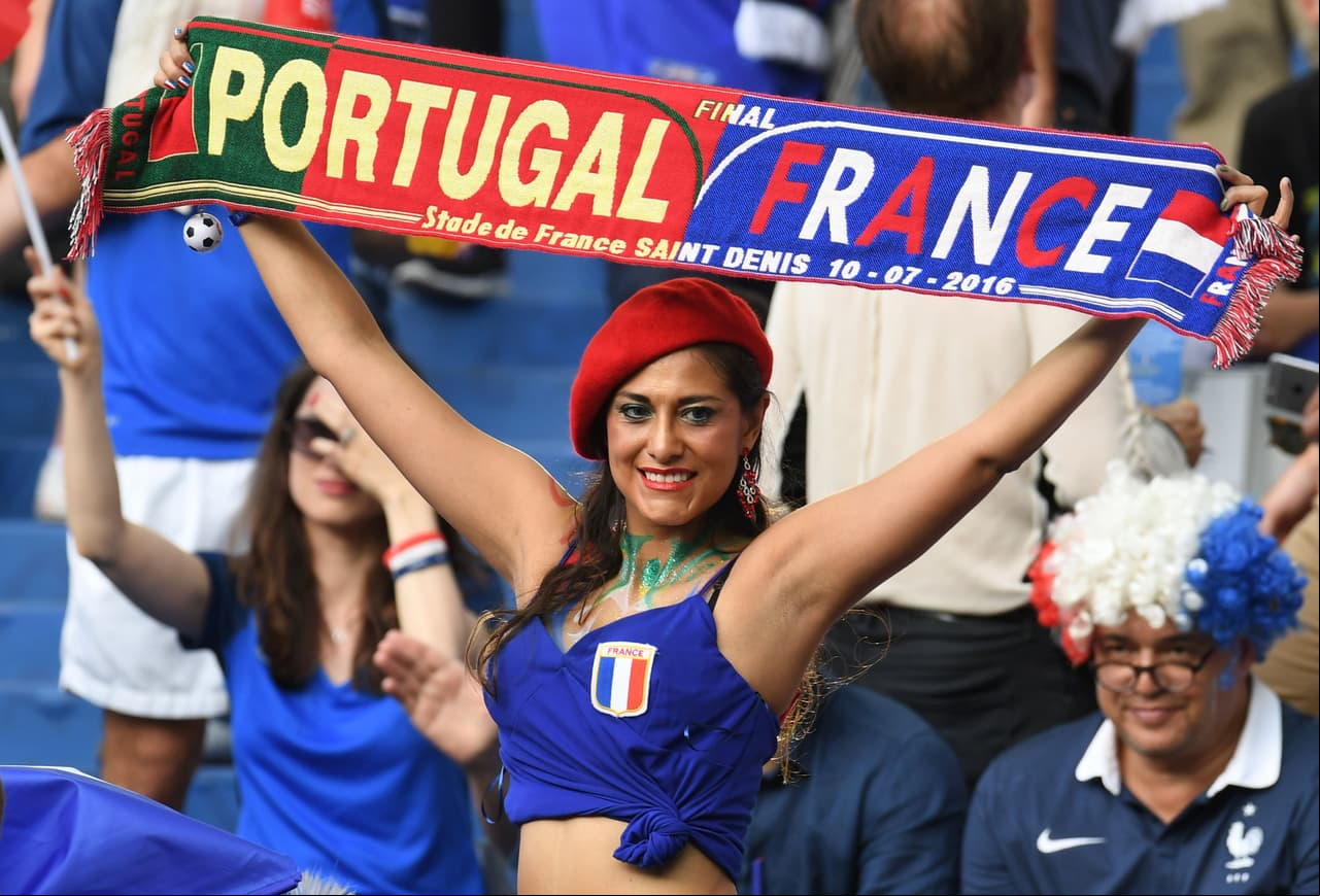 Ellas dieron el toque bello en la final Portugal vs. Francia durante la Eurocopa 2016.