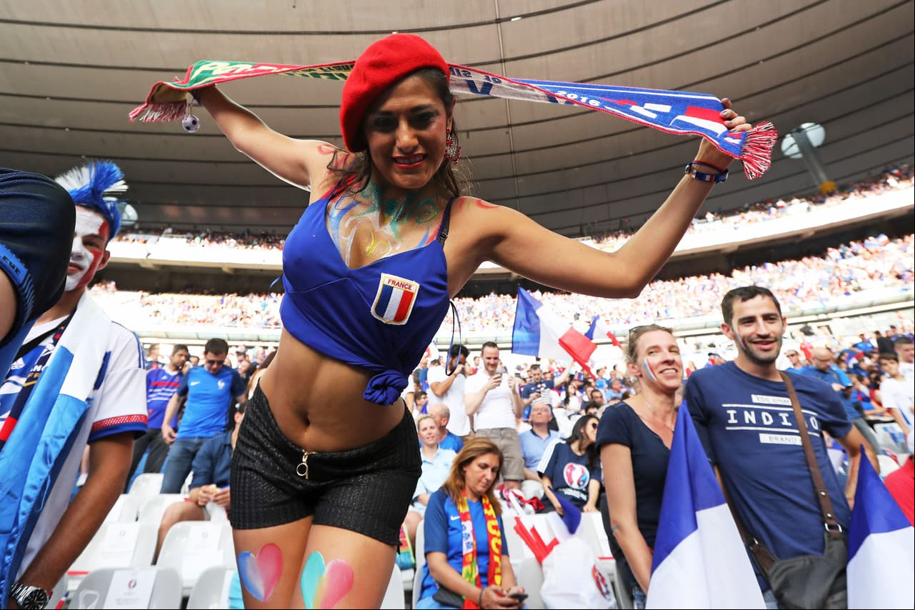 Ellas dieron el toque bello en la final Portugal vs. Francia durante la Eurocopa 2016.
