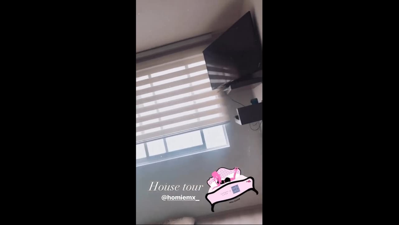 “Le da mucha luz y eso me encanta, un clóset que es bastante amplio”, dijo Mariana Botas mientras hizo un pequeño tour por la habitación.