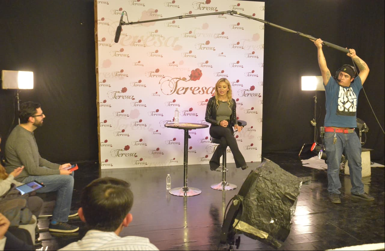 En la entrevista, la actriz contestó muchas preguntas de los fans sobre la novela.