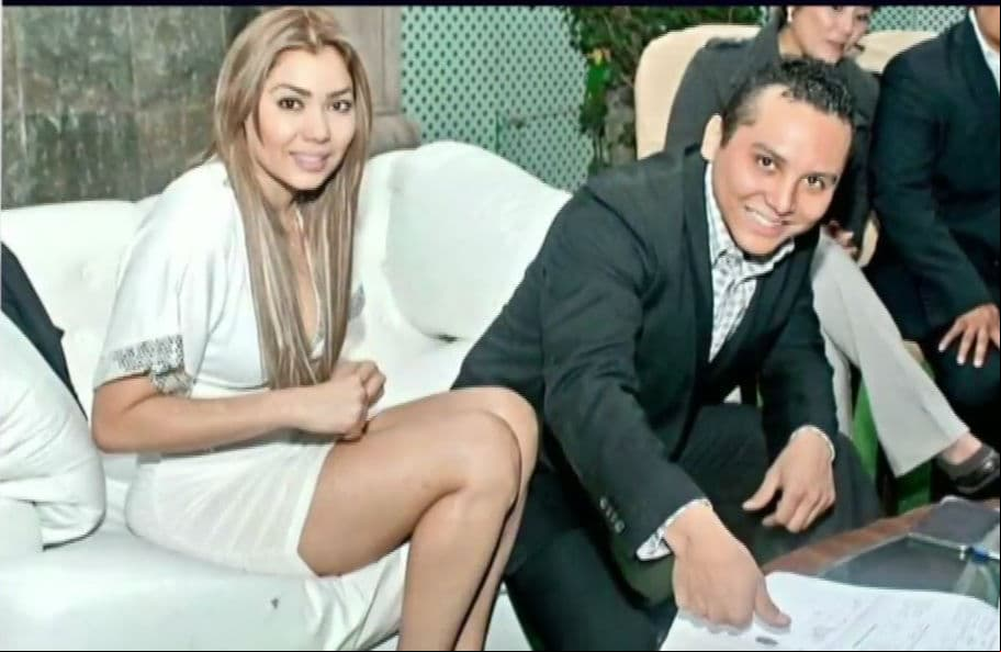 Erika Monclova, originaria de Chihuahua, fue la primera mujer con la que Edwin Luna se casó. El enlace se realizó hace siete años y de acuerdo con el cantante la boda se dio después de que se enteraron que tendrían un hijo juntos, el pequeño Miguel.