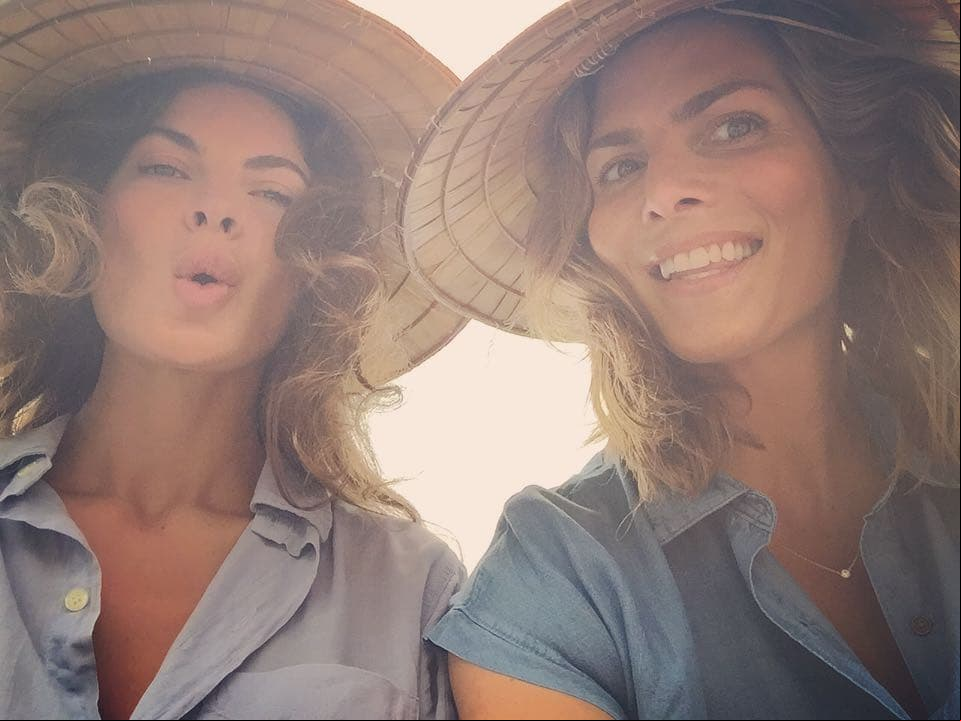 “Feliz 4° aniversario para nosotras. ¡El tiempo vuela extremadamente rápido contigo! Gracias por ser mi compañera de crimen en los malos y buenos tiempos. P.S. Todavía te elegiría #TeAmo #Moya”, expresó Yaya.