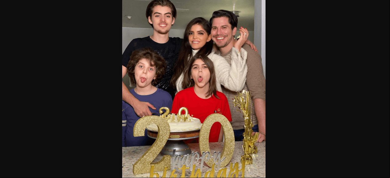 “Un gran día. Felicidades hijito… Con el pedazo de mi alma. Gracias al todo poderoso por dejarme vivir estos hermosos momentos… Tres pedazos de mi alma… Momentos bárbaros”, señaló como descripción de las imágenes.