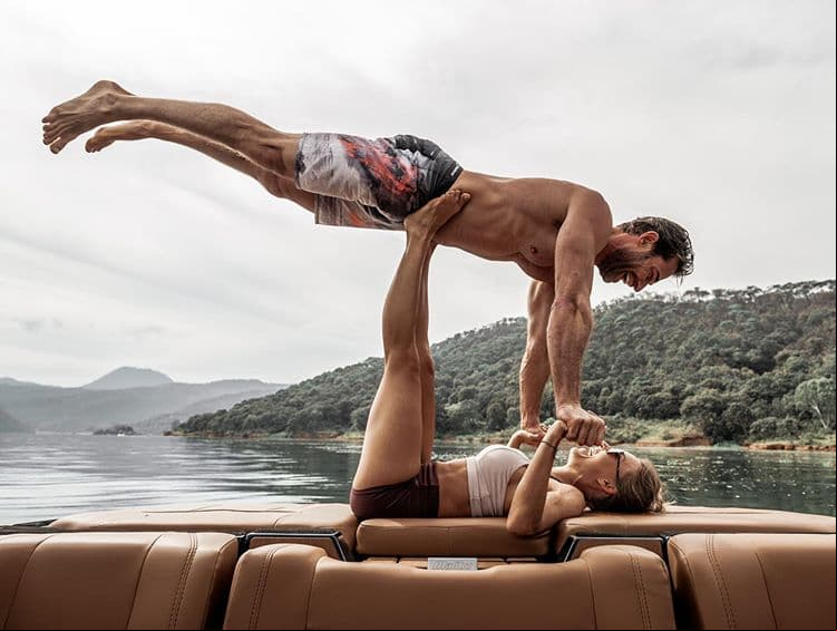 Sebastián Rulli aseguró sentirse afortunado de compartir la vida con Angelique Boyer: “En la vida uno sueña con encontrar a alguien en quien confiar ciegamente y Amar sin condiciones y si además te hace Volar como Angy lo hace conmigo eres el más afortunado. Gracias Mi Cielo por tantas carcajadas, sueños cumplidos y por cumplir. Que la Amistad y el Amor nos mantenga siempre tan unidos y felices”.