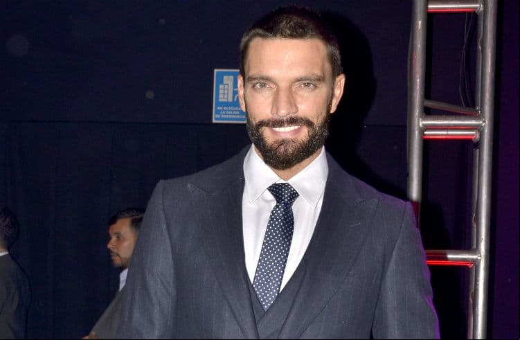 Julián Gil está desesperado por ver a Matías