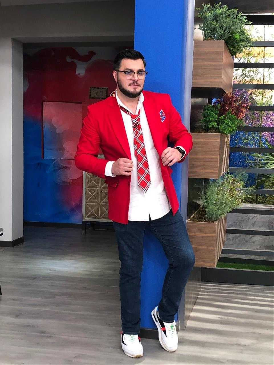 Paul Stanley tiró rostro como todo un colegial, dejando claro que podría reemplazar a Alfonso Herrera en su papel de Miguel Arango.