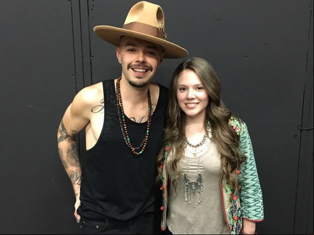 ¡Jesse Joy harán versiones en inglés!