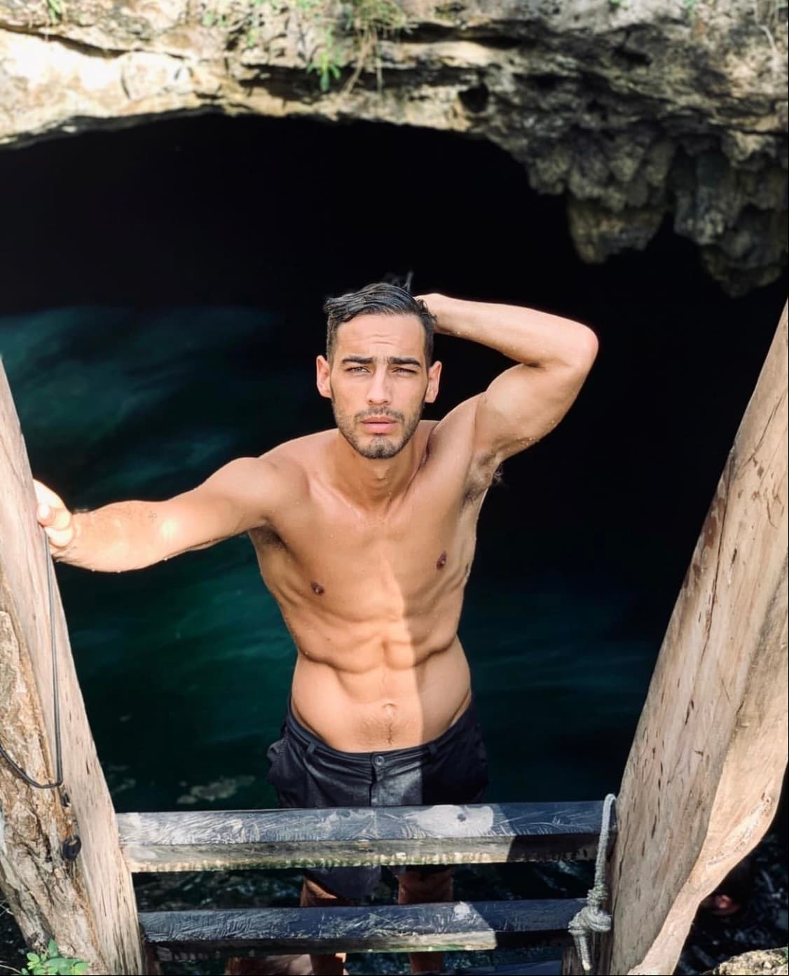 En 2020, Duval destacó por su participación en la serie 'Herederos por accidente' al lado de su madre y la actriz Maite Perroni, entre otros. Por su parte, el joven cuenta con más de 1.2 millones de seguidores en Instagram, donde sigue consiguiendo que nuevos s noten su talento y atractivo físico.