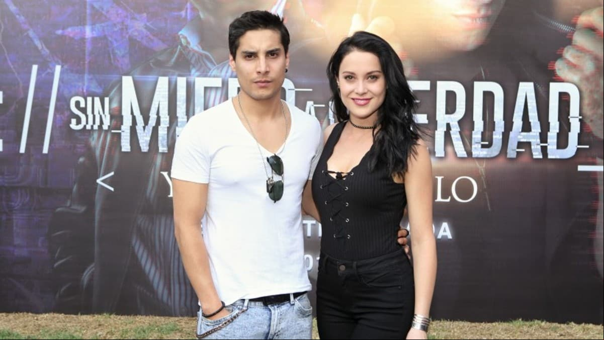 Álex Perea y Ligia Uriarte se conocieron durante las grabaciones de ‘Sin miedo a la verdad’ y aunque protagonizaban una de las historias de amor más bonitas en la vida real y en los primeros capítulos de la serie, su relación llegó a su fin en 2020.