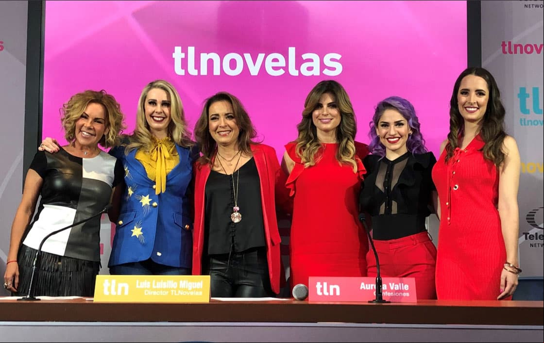 Adriana Riveramelo, Atala Sarmiento, Aurora Valle, Lorena Cortinas, Ingrid Leija y Gio Alfieri