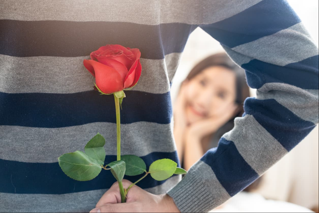 Gestos románticos para conquistar que ya se perdieron