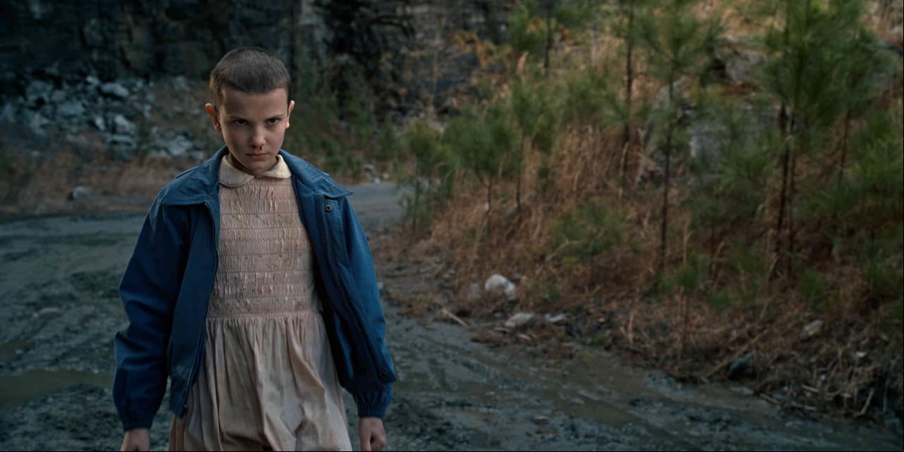 Fue difícil convencer a Millie Bobby Brown de que se rapara, así que le explicaron la relación que tenía ‘Eleven’ con ‘Furiosa’ de ‘Mad Max’, mujeres poderosas que no necesitan cabello (FOTO: Netflix)