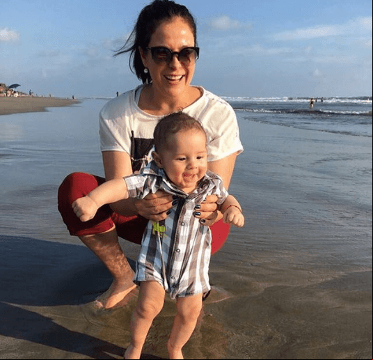 Arleth Terán se convirtió en mamá a los 40 años. La actriz dio a luz a León Alexander en junio pasado. Foto: Instagram