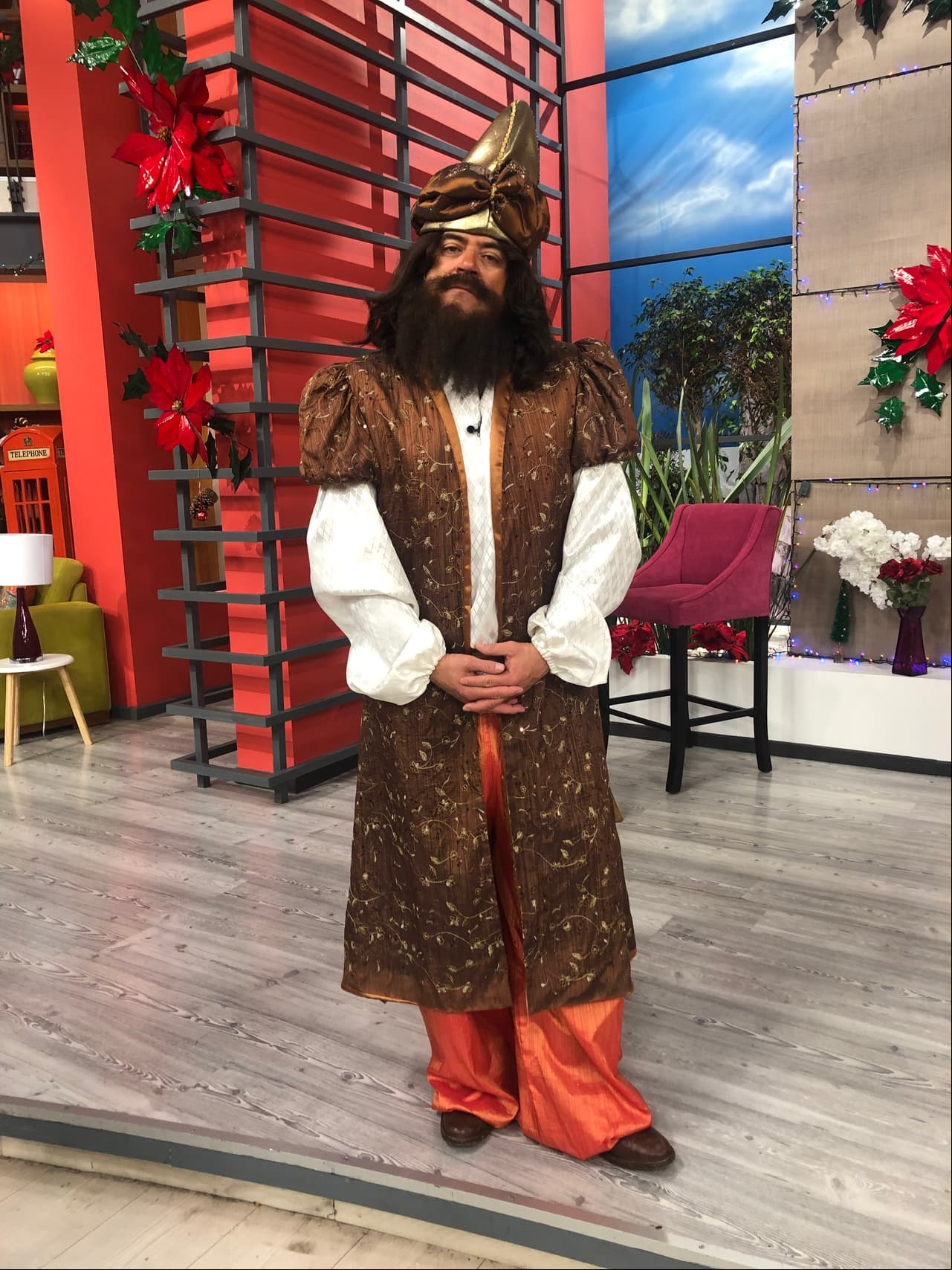 Jorge Van Rankin está esperando los regalos que pediste.